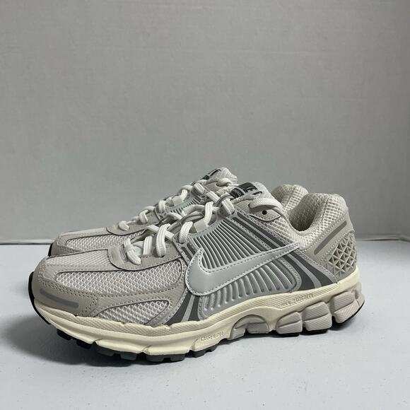 Nike Air Zoom Vomero 5 Platinum Tint HF0731 007 Size 13 Mesh Runer White Grey main image 4